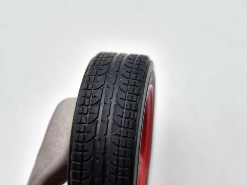 1:18 AUTOart джанта ключодържател - червен