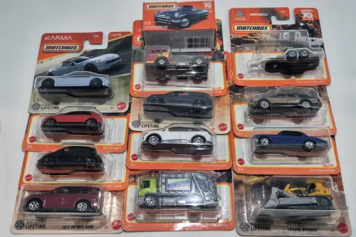 Изненада - Matchbox малка количка 1:64