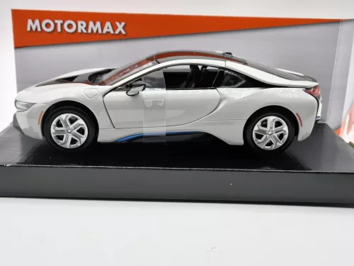 BMW i8 coupe 2018 - бяло - Motormax модел автомобил 1:24