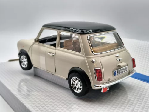 Mini Cooper (1969) - Bburago - 1:16 1/16 модел на автомобил