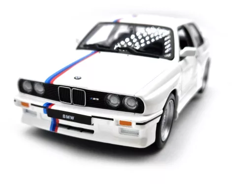 BMW E30 M3 (1988) - бял - Bburago - 1:24