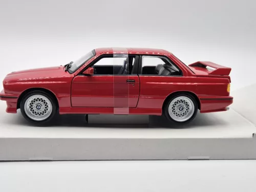 BMW E30 M3 (1988) - червен - Bburago - 1:24