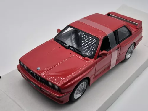 BMW E30 M3 (1988) - червен - Bburago - 1:24