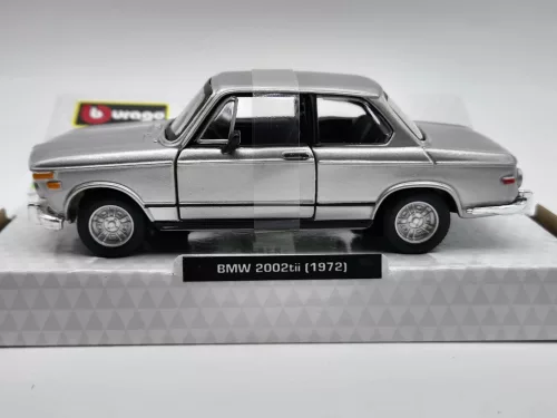BMW 2002tii (1972) - Bburago - 1:32