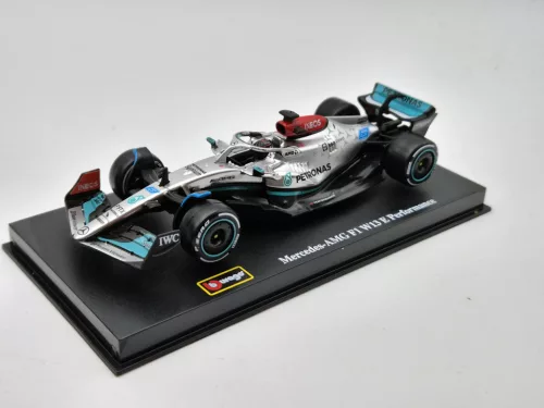 Mercedes - AMG Petronas F1 W13E #63 (2022) - George Russel - С ПИЛОТ - Bburago - 1:43