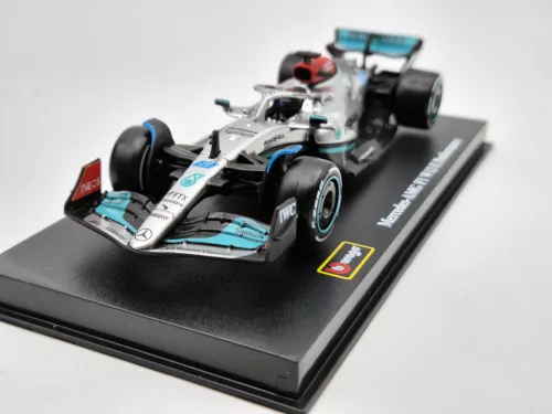 Mercedes - AMG Petronas F1 W13E #63 (2022) - George Russel - С ПИЛОТ - Bburago - 1:43
