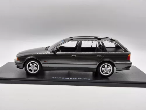 BMW E39 540i touring (1997) - сив - KK Scale - 1:18