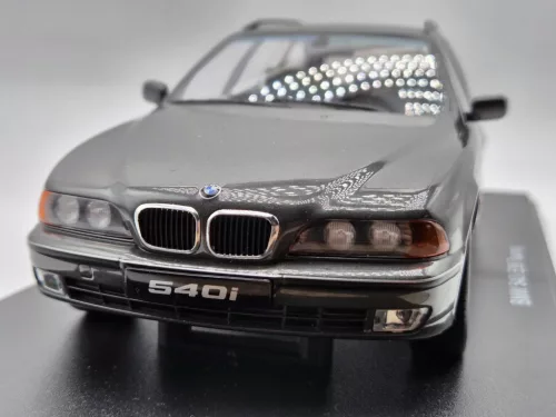 BMW E39 540i touring (1997) - сив - KK Scale - 1:18