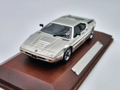 BMW M1 - хром - Edicola - 1:43