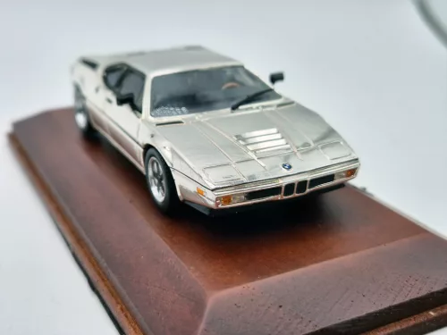 BMW M1 - хром - Edicola - 1:43