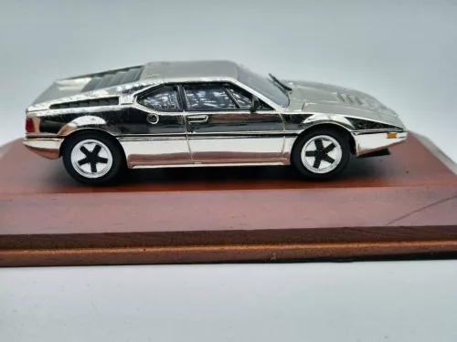 BMW M1 - хром - Edicola - 1:43