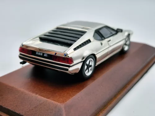 BMW M1 - хром - Edicola - 1:43