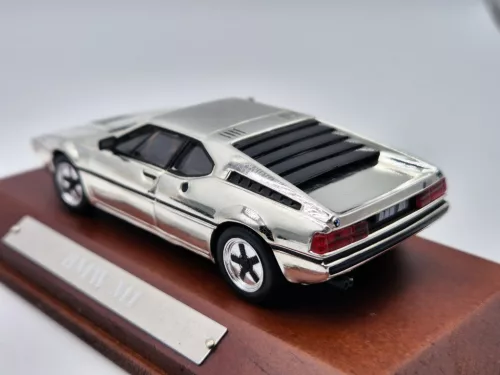 BMW M1 - хром - Edicola - 1:43