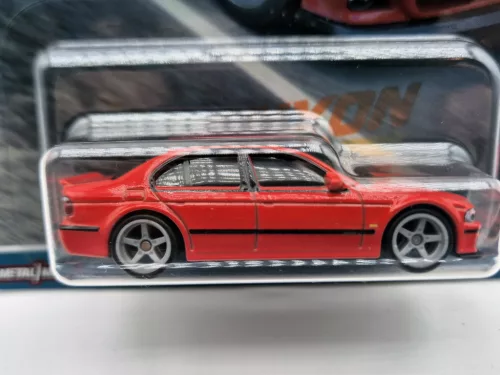 BMW E39 M5 (2001) - червен -  Hotwheels - 1:64