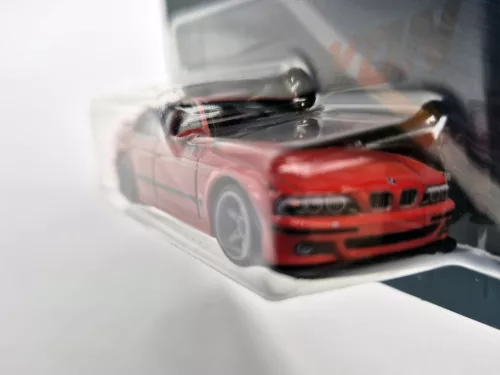 BMW E39 M5 (2001) - червен -  Hotwheels - 1:64
