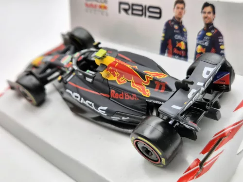 Red Bull RB19 Team Oracle F1 #11 (2023) - Sergio Perez - Bburago - 1:43
