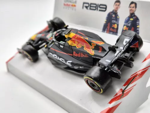 Red Bull RB19 Team Oracle F1 #1 (2023) - Max Verstappen - Bburago - 1:43