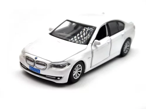 BMW F10 - бяло - Tiny Toys - 1:64
