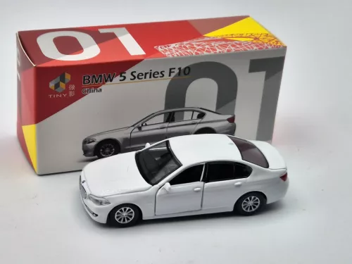BMW F10 - бяло - Tiny Toys - 1:64