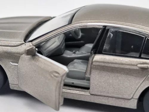 BMW F10 - златно - Tiny Toys - 1:64