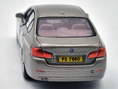 BMW F10 - златно - Tiny Toys - 1:64