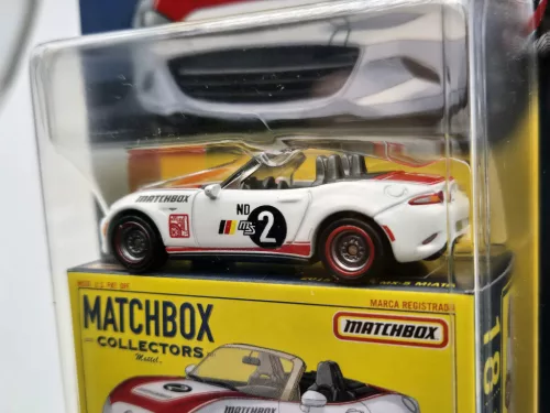 Matchbox Collectors - Mazda MX-5 Miata (2015) - Matchbox - 1:64