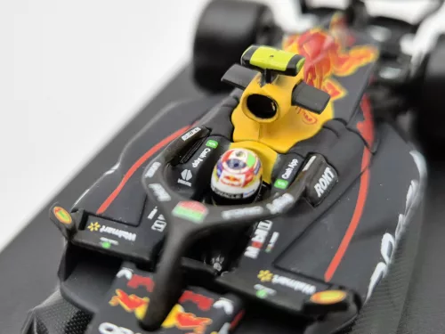 Red Bull RB19 Team Oracle F1 #11 (2023) - Sergio Perez - С ПИЛОТ - Bburago - 1:43