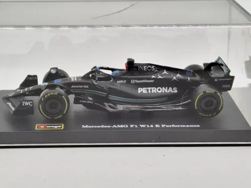 Mercedes-AMG Petronas Team W14 F1 #63 (2023) - George Russell - С ПИЛОТ - BBurago - 1:43 - с малък дефект