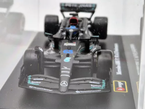 Mercedes-AMG Petronas Team W14 F1 #63 (2023) - George Russell - С ПИЛОТ - BBurago - 1:43 - с малък дефект