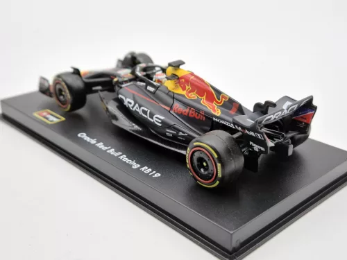 Red Bull RB19 Team Oracle F1 #1 (2023) - Max Verstappen - С ПИЛОТ - BBurago - 1:43