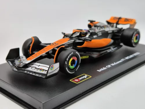 McLaren MCL60 F1 #81 (2023) - British GP 4th - Oscar Piastri - С ПИЛОТ - BBurago - 1:43
