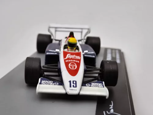 Toleman TG184 F1 #19 (1984) - Great Britain GP - Ayrton Senna - С ПИЛОТ - Edicola - 1:43