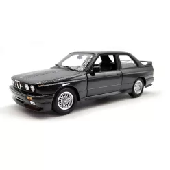 BMW E30 M3 - Minichamps - 1:18 - употребяван