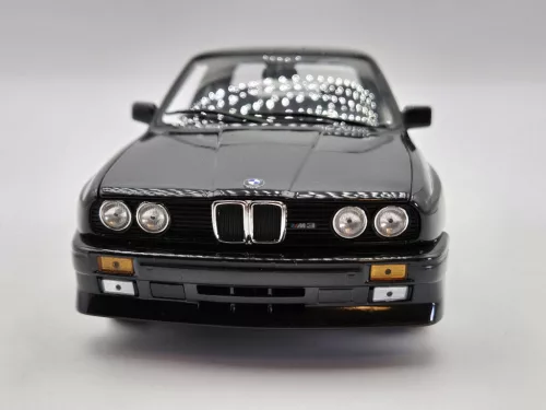 BMW E30 M3 - Minichamps - 1:18 - употребяван