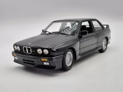 BMW E30 M3 - Minichamps - 1:18 - употребяван