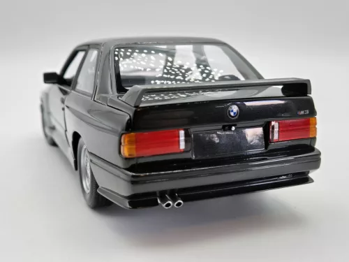 BMW E30 M3 - Minichamps - 1:18 - употребяван