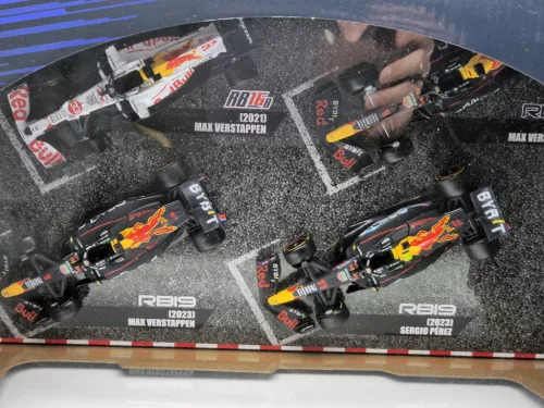 Red Bull F1 комплект - 2023 RB19 Max Verstappen - 2023 RB19 Sergio Perez (Miami) - 2022 RB18 Max Verstappen - 2021 RB16B Max Verstappen (Turkish GP) - Bburago -1:43