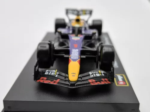 Red Bull RB19 F1 #1 (2023) - Las Vegas - Max Verstappen - С ПИЛОТ - Bburago - 1:43