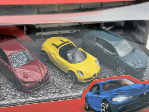Alfa Romeo комплект (5бр.) - 4C Spider - Giulia Quadrifoglio - Tonale - Majorette - 1:64
