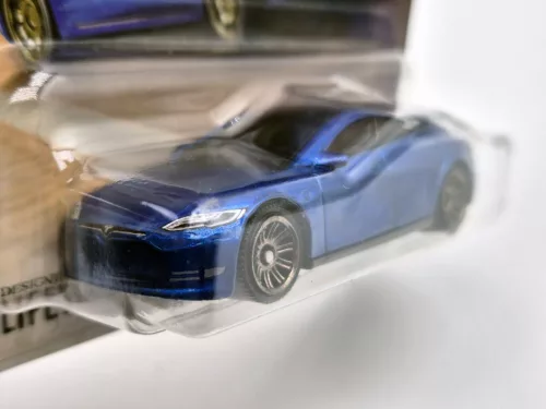 Tesla Model S - 42/125 - блистерно - Matchbox - 1:64