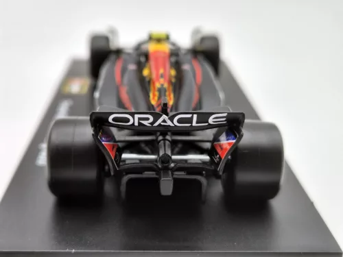 Red Bull RB20 F1 #11 (2024) - Sergio Perez - С ПИЛОТ - Bburago - 1:43