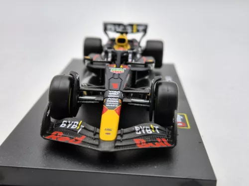 Red Bull RB20 F1 #1 (2024) - Max Verstappen - С ПИЛОТ - Bburago - 1:43