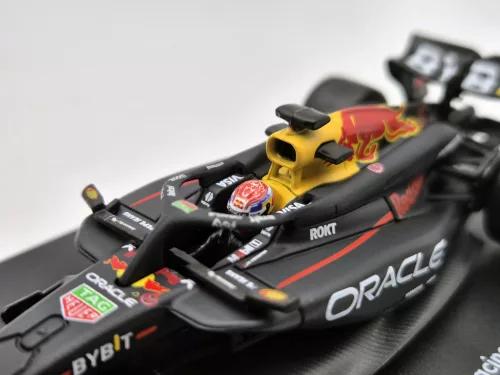 Red Bull RB20 F1 #1 (2024) - Max Verstappen - С ПИЛОТ - Bburago - 1:43