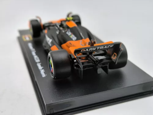 McLaren MCL38 F1 #4 (2024) - Lando Norris - С ПИЛОТ - Bburago - 1:43