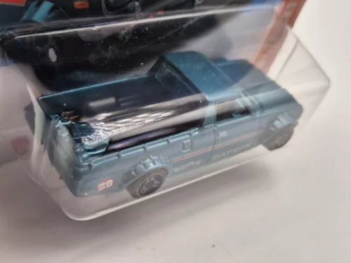Hot Wheels Datsun Sunny Truck (B120) (1975) - HW Hot Trucks 6/10 - 93/250 -  Hot Wheels - 1:64