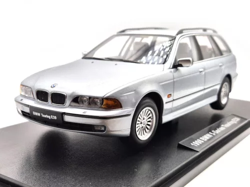 BMW E39 Touring (1998) - сребрист - Triple9 - 1:18