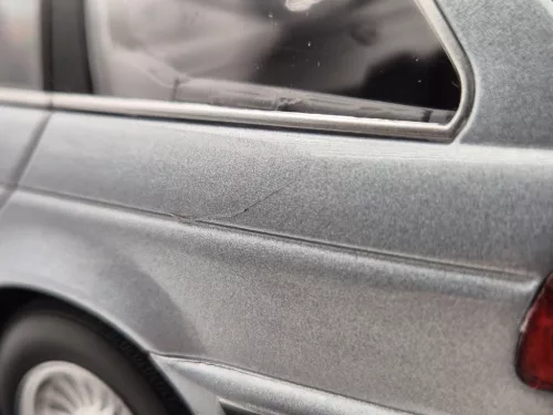 BMW E39 Touring (1998) - сребрист - Triple9 - 1:18
