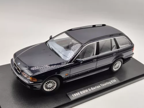BMW E39 Touring (1998) - син - Triple9 - 1:18