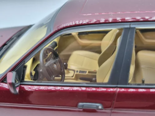 BMW E34 Touring (1996) - бордо - Triple9 - 1:18