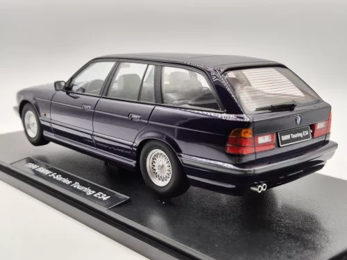BMW E34 Touring (1996) - лилав - Triple9 - 1:18